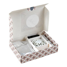 Lade das Bild in den Galerie-Viewer, Car fragrance diffuser Perfumed getaways -Precious Bouquet.