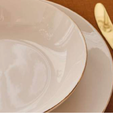 Lade das Bild in den Galerie-Viewer, 18-Piece White Porcelain Dinner Set with Gold Rim Metropolis | Elegant Tableware for 6.