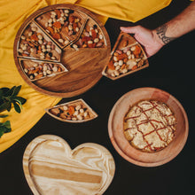 Lade das Bild in den Galerie-Viewer, Wooden Appetiser Dish 33x2cm.
