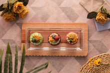 Lade das Bild in den Galerie-Viewer, Crystal pearl serving plate 30x12x3cm..