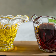Lade das Bild in den Galerie-Viewer, Crystal Sauce Pot 175ml.