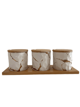 Lade das Bild in den Galerie-Viewer, White Porcelaine Canister Set With Gold Design.