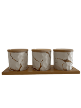 Lade das Bild in den Galerie-Viewer, White Porcelaine Canister Set With Gold Design.