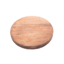 Lade das Bild in den Galerie-Viewer, Round wooden cutting board on a white background