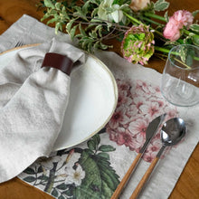 Lade das Bild in den Galerie-Viewer, Set of 2 Placemats HORTENSIA.
