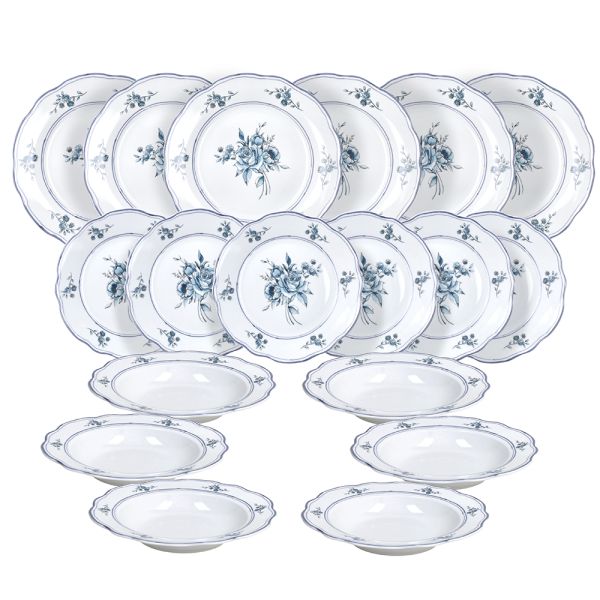 CAPPETTATA HERITAGE FLORALS 18-Piece Blue Floral Porcelain Dinner Set for 6.