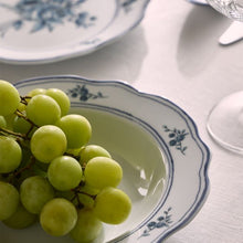 Charger l'image dans la galerie, CAPPETTATA HERITAGE FLORALS 18-Piece Blue Floral Porcelain Dinner Set for 6.
