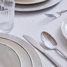 Lade das Bild in den Galerie-Viewer, Metropolis 18-Piece White Porcelain Dinner Set with Platinum Rim | Luxury Dinnerware for 6.
