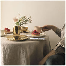 Lade das Bild in den Galerie-Viewer, Gold &amp; White Mug Set of 2.
