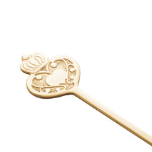 Lade das Bild in den Galerie-Viewer, Set of 4  Golden Key Cake Spoons.
