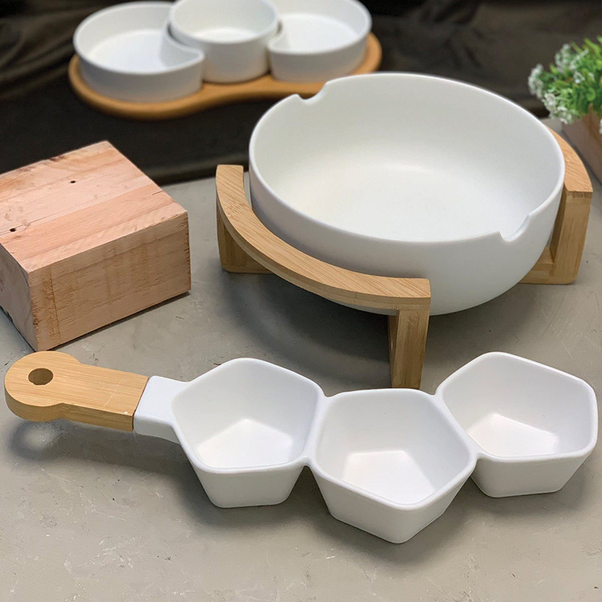 Porcelaine White Appetizer Small attached Bowls 36x15x5cm.